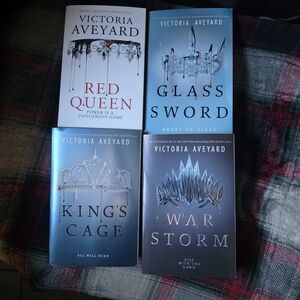 Victoria Aveyard Book Set - Red Queen Series